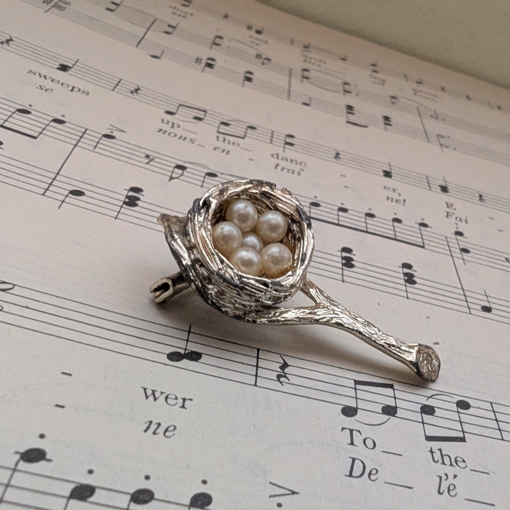 Silver Bird Nest Brooch with Pearls - Picture 2 of 12